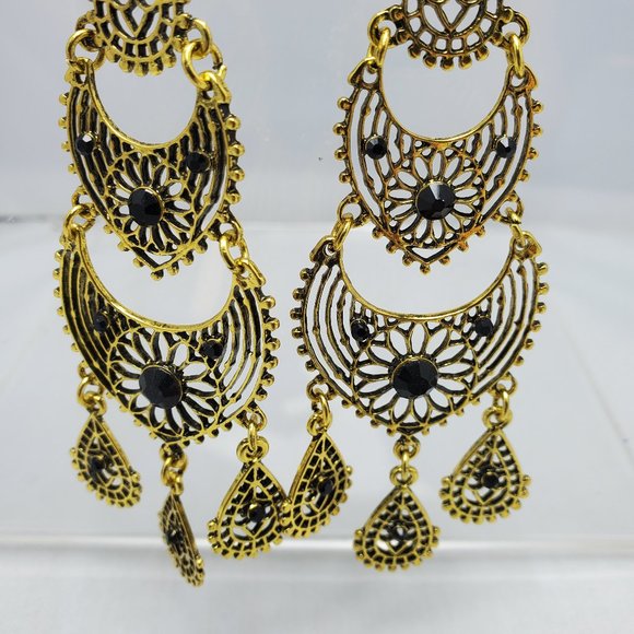 DEVAN gold cutout chandelier earring with black stones - Picture 4 of 4